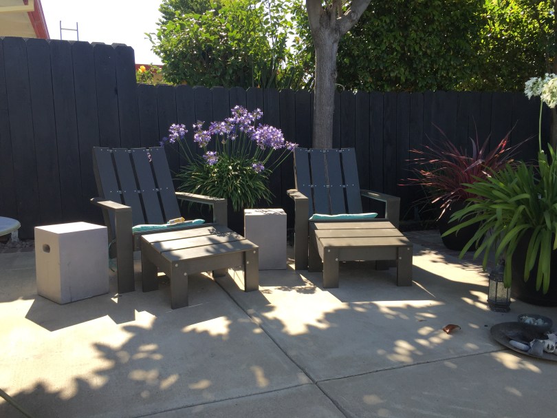 Adirondack-Stühle im Patio