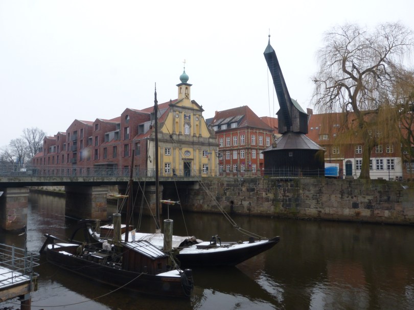 Malerisches Lüneburg I: Stintmarkt mit Kran und altem Kaufhaus