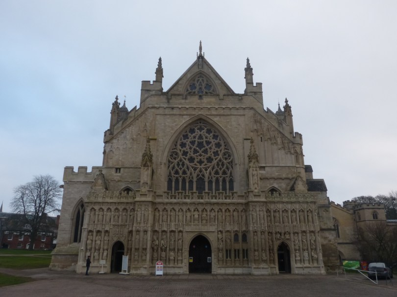 Imposant! Fassade der Kathedrale von Exeter