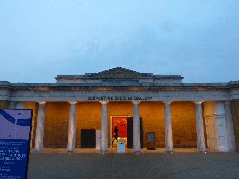 Chris huscht durchs Bild