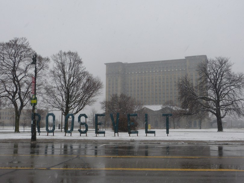 Vom Vorzeigebahnhof zur Bauruine: Michigan Central Station von 1913