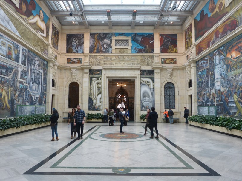 Rivera Court: Lichthof mit Wandgemälden von Diego Rivera