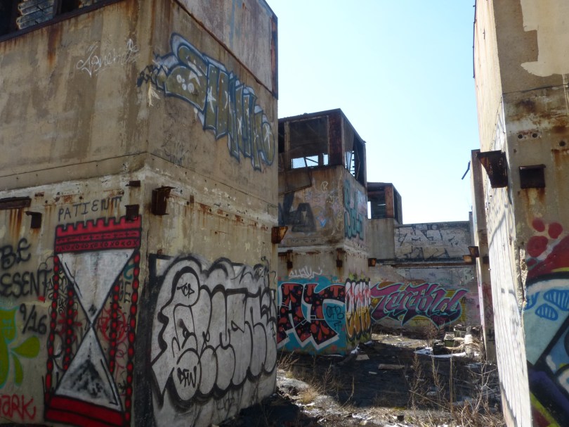 Industrieruine: ehemalige Continental-Motorenwerke von Architekt Albert Kahn (1912)