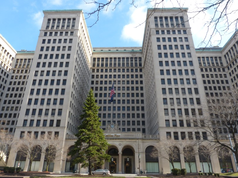 Cadillac Place: das ehemalige General Motors Building von Architekt Albert Kahn (1922)