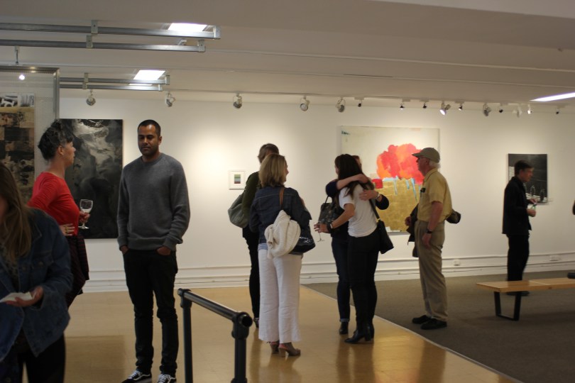 Schweigend im Gespräch vertieft (Foto: Helen Ragen, Hang Art)