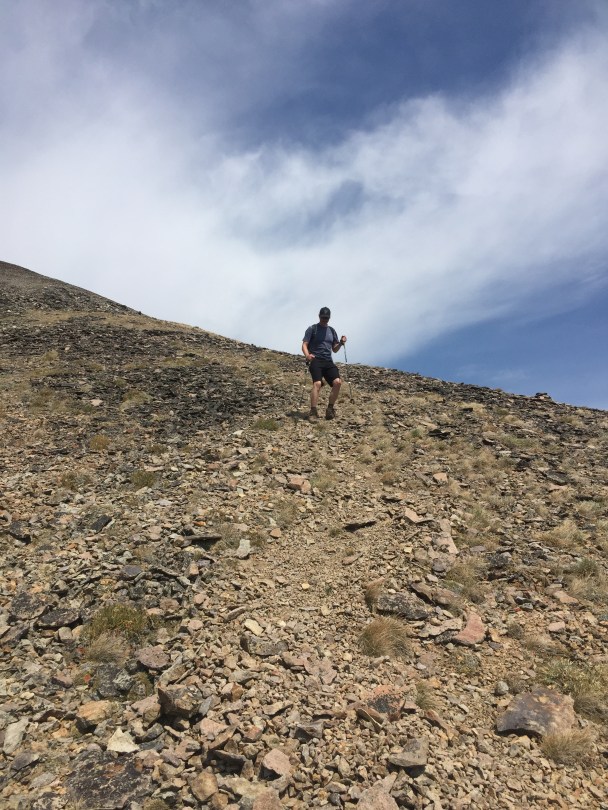 Geröllsurfer: Der fast senkrechte Abstieg vom Hoyt Peak (3200 Meter) ist waghalsig und keine gute Idee