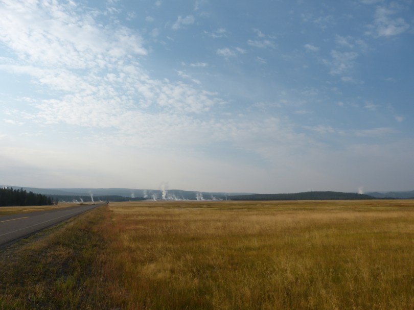 Die Geysirlandschaft ist bereits von Weitem zu erkennen