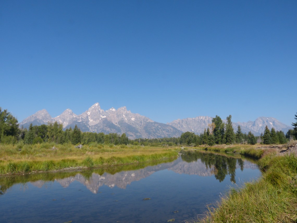 Mekka für Landschaftsmaler: Gestochen scharf spiegeln sich die Tetons im sanft dahinfließendem Snake River