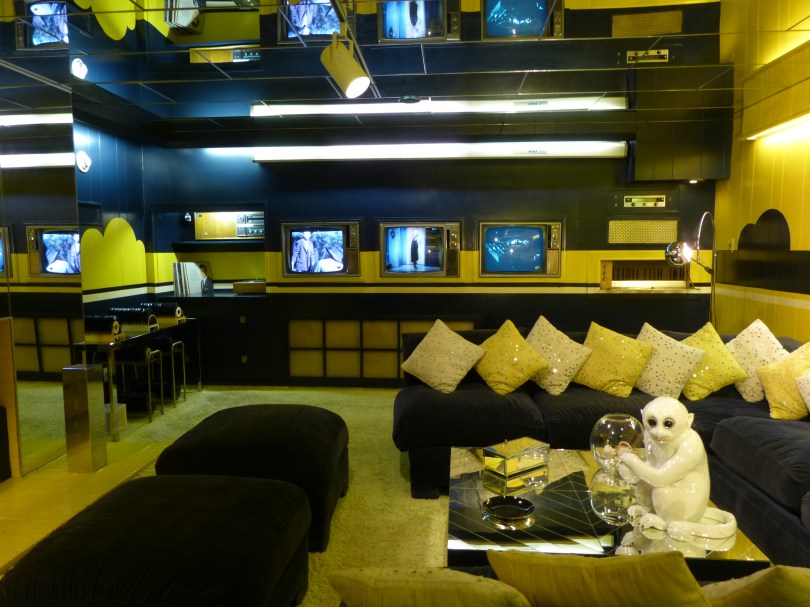 Graceland: Entertainment Room