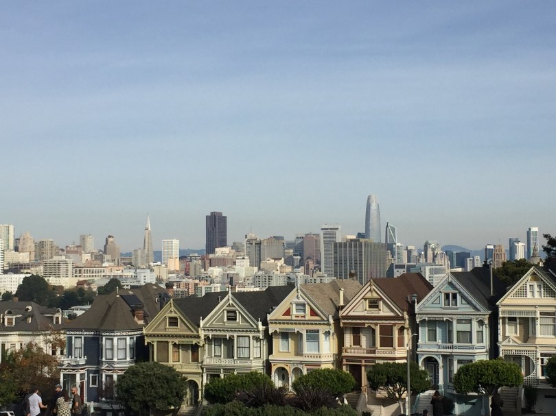 Alamo Square: Ausblick auf das alte und das neue San Francisco