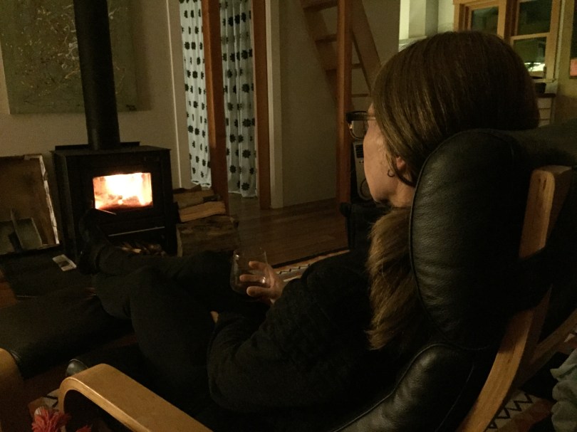 Zu Hause angekommen: erst mal den Ofen anschmeißen und den Rotwein öffnen