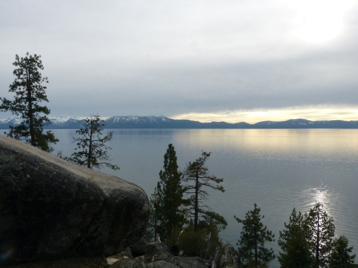 Wasser und Berge, was will man mehr: Abendstimmung über Lake Tahoe