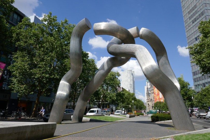 "Berlin" im Zentrum Westberlins (Skulptur von 1987)
